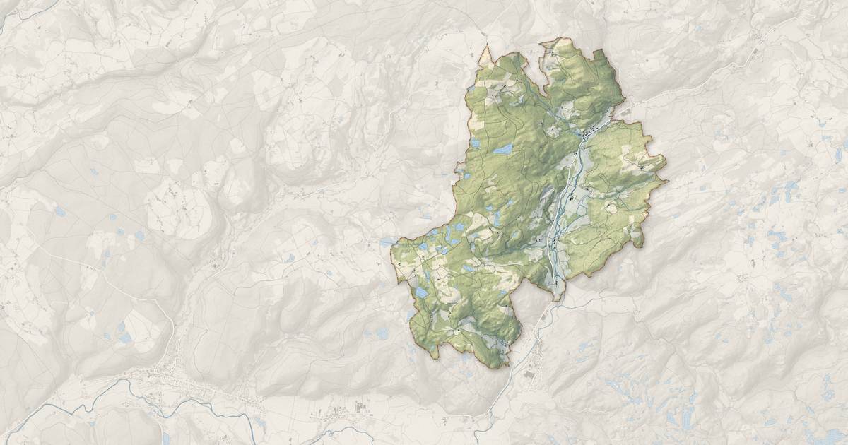 Portrait cartographique de Amont-et-Effreney : relief, eau, forêts, bâti et voies, calculés à partir des données de l'IGN