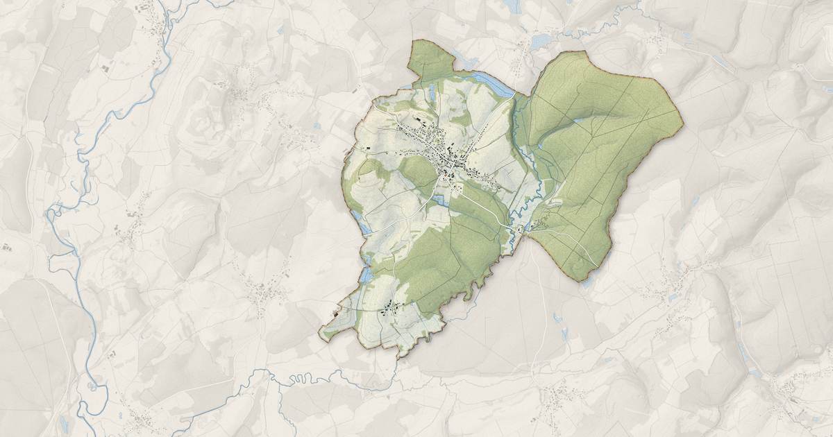 Portrait cartographique de Athesans-Étroitefontaine : relief, eau, forêts, bâti et voies, calculés à partir des données de l'IGN