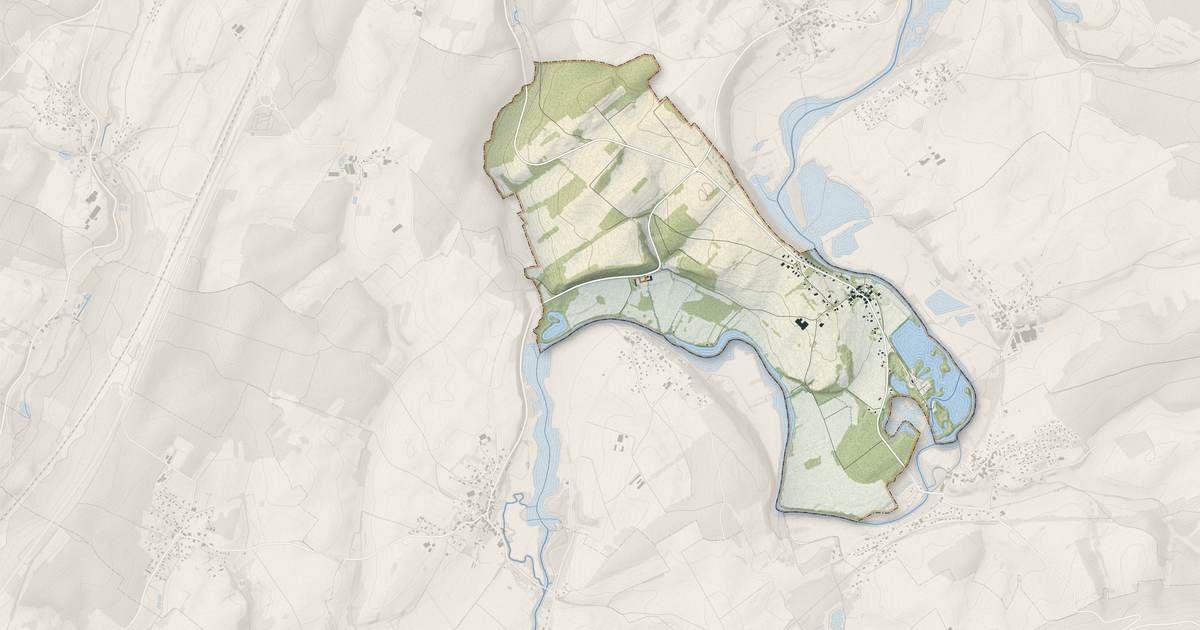 Portrait cartographique de Aulx-lès-Cromary : relief, eau, forêts, bâti et voies, calculés à partir des données de l'IGN