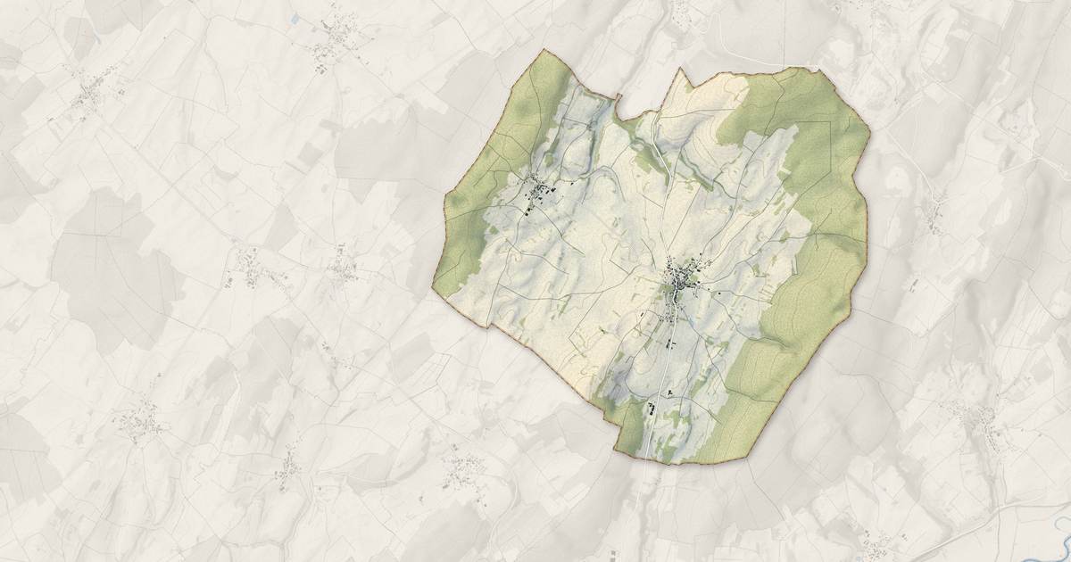 Portrait cartographique de Avrigney-Virey : relief, eau, forêts, bâti et voies, calculés à partir des données de l'IGN