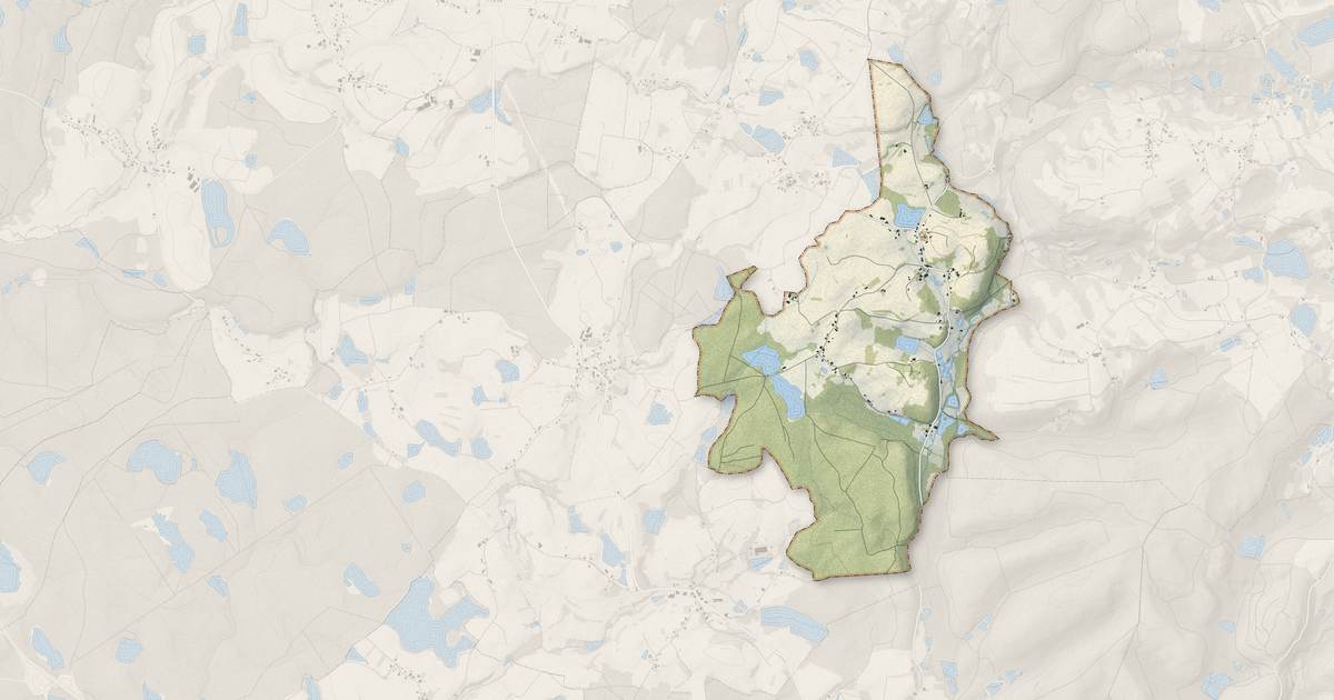 Portrait cartographique de Belmont : relief, eau, forêts, bâti et voies, calculés à partir des données de l'IGN