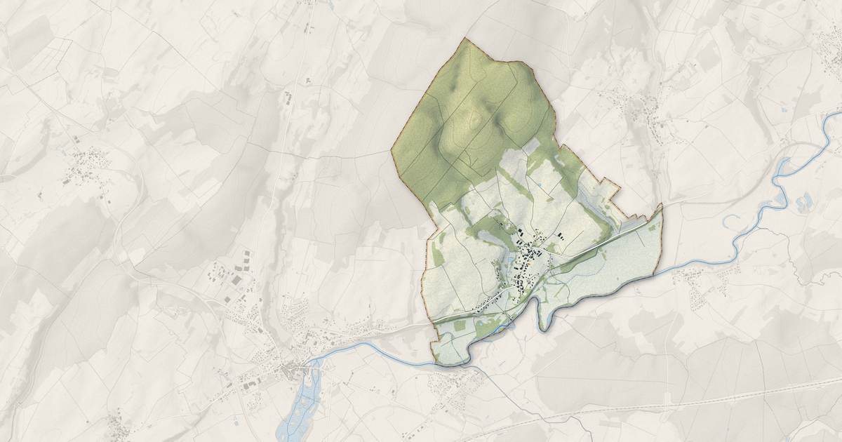 Portrait cartographique de Brussey : relief, eau, forêts, bâti et voies, calculés à partir des données de l'IGN
