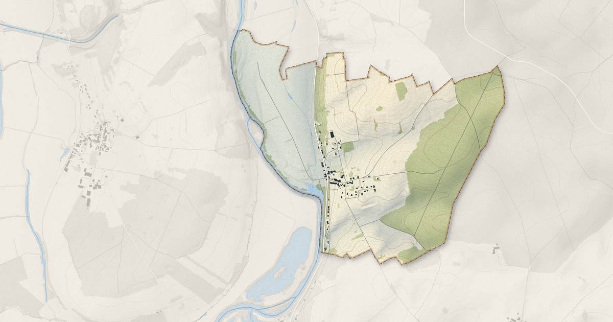 Portrait cartographique de Bucey-lès-Traves : relief, eau, forêts, bâti et voies, calculés à partir des données de l'IGN
