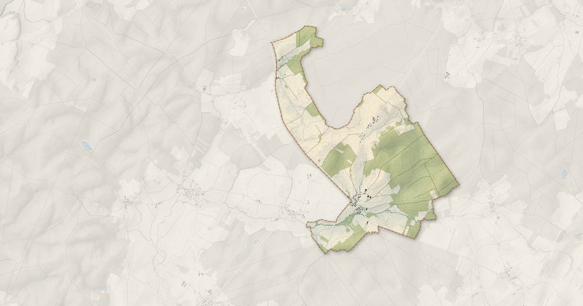 Portrait cartographique de La Chapelle-Saint-Quillain : relief, eau, forêts, bâti et voies, calculés à partir des données de l'IGN