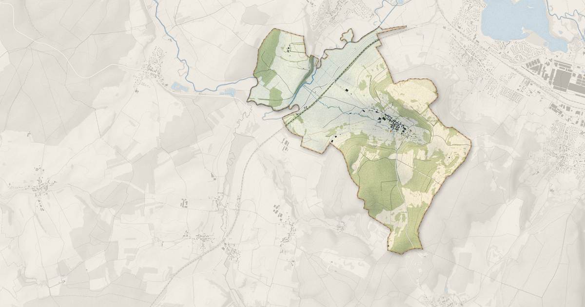 Portrait cartographique de Chariez : relief, eau, forêts, bâti et voies, calculés à partir des données de l'IGN