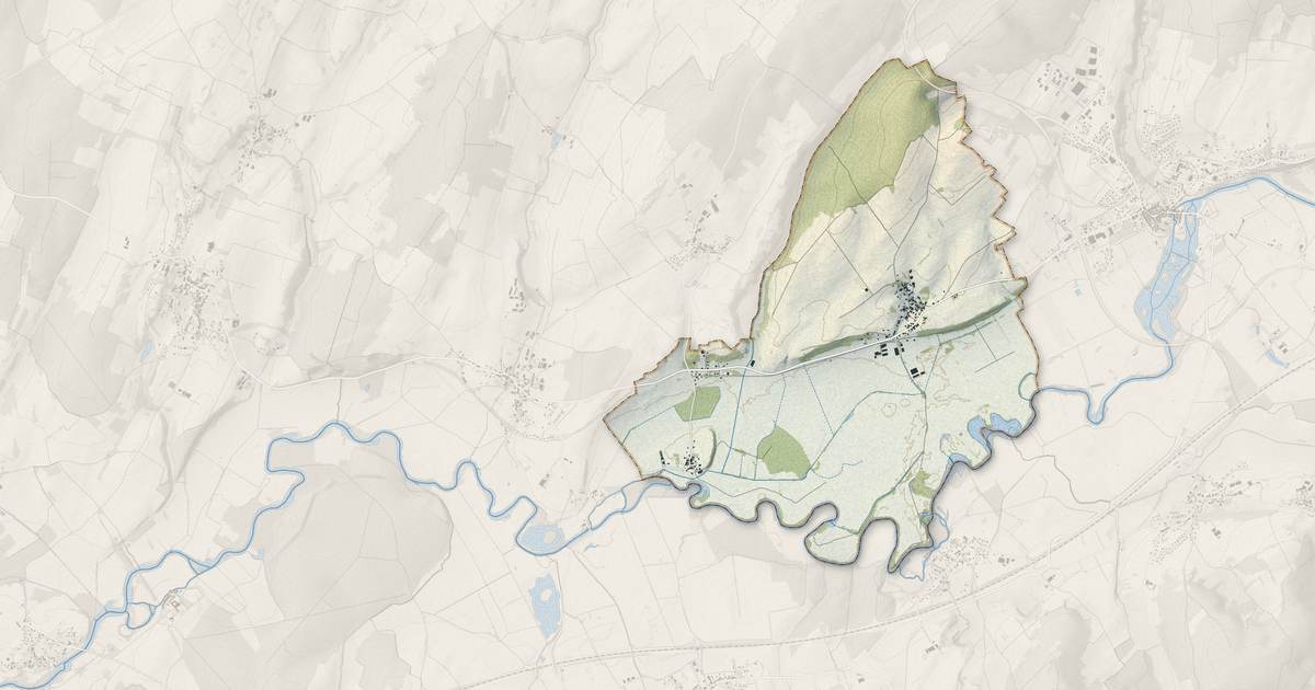 Portrait cartographique de Chenevrey-et-Morogne : relief, eau, forêts, bâti et voies, calculés à partir des données de l'IGN