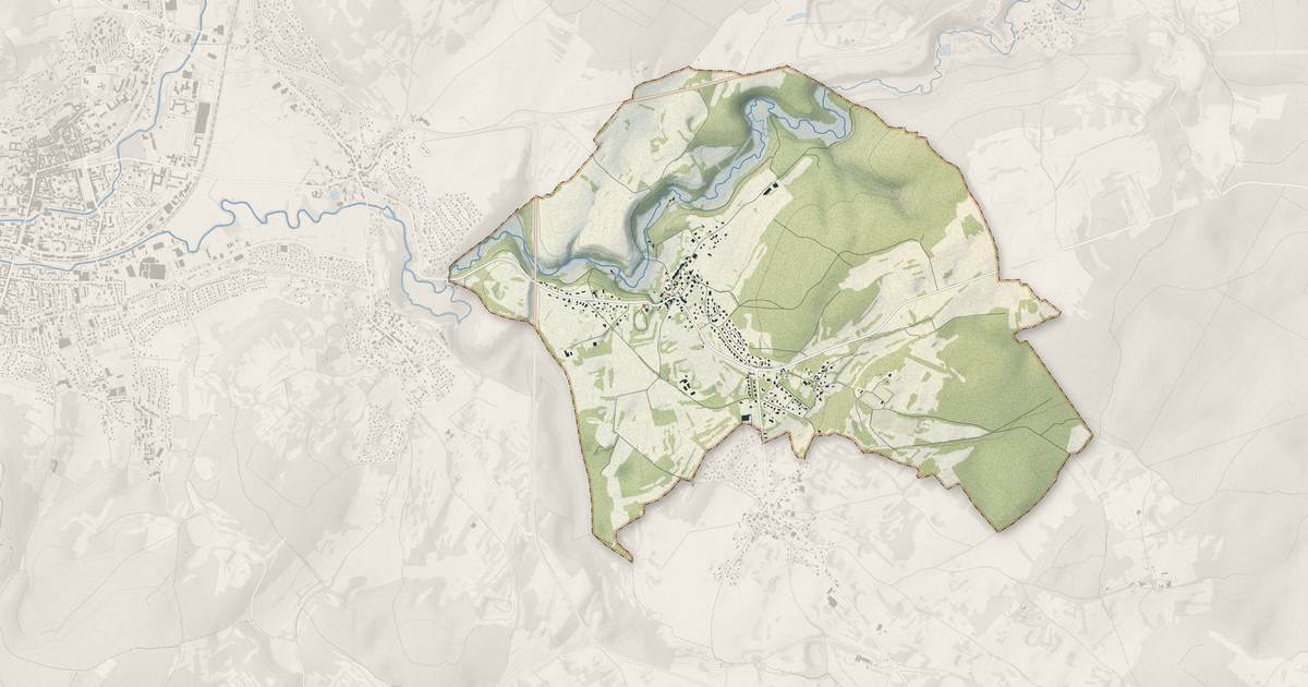 Portrait cartographique de Colombe-lès-Vesoul : relief, eau, forêts, bâti et voies, calculés à partir des données de l'IGN