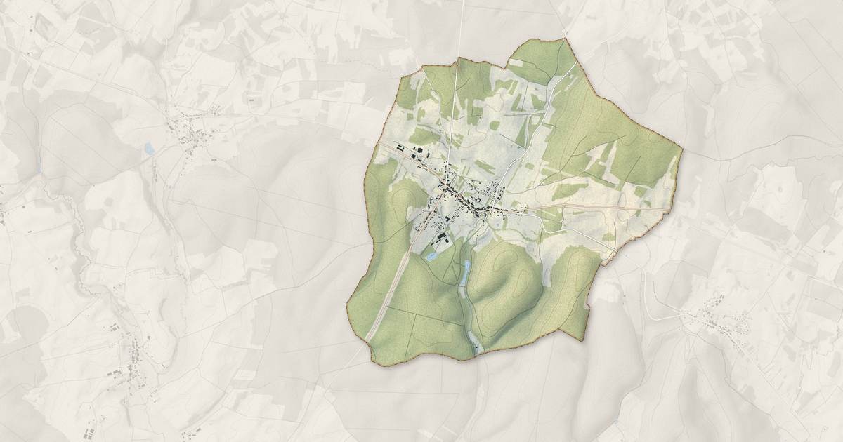 Portrait cartographique de Combeaufontaine : relief, eau, forêts, bâti et voies, calculés à partir des données de l'IGN