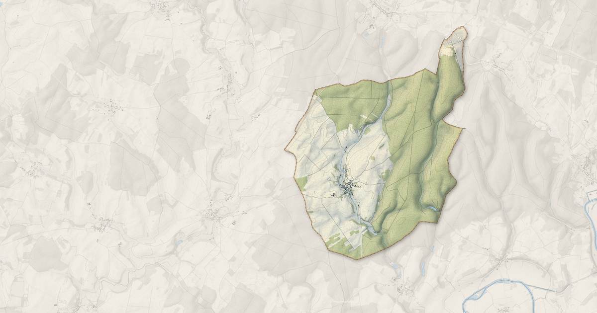 Portrait cartographique de Confracourt : relief, eau, forêts, bâti et voies, calculés à partir des données de l'IGN
