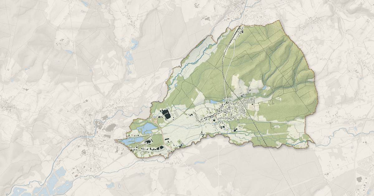 Portrait cartographique de Corbenay : relief, eau, forêts, bâti et voies, calculés à partir des données de l'IGN
