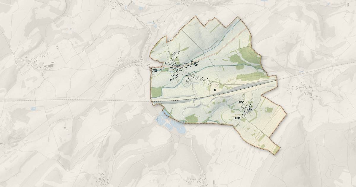 Portrait cartographique de Crevans-et-la-Chapelle-lès-Granges : relief, eau, forêts, bâti et voies, calculés à partir des données de l'IGN