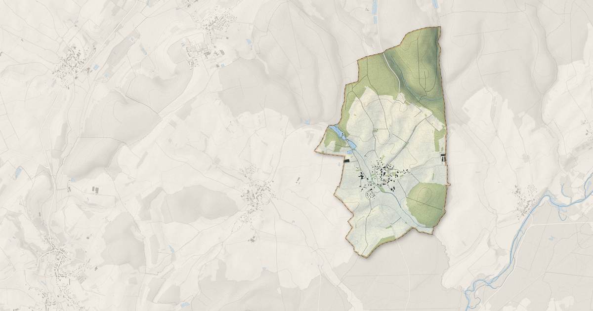 Portrait cartographique de Cubry-lès-Faverney : relief, eau, forêts, bâti et voies, calculés à partir des données de l'IGN