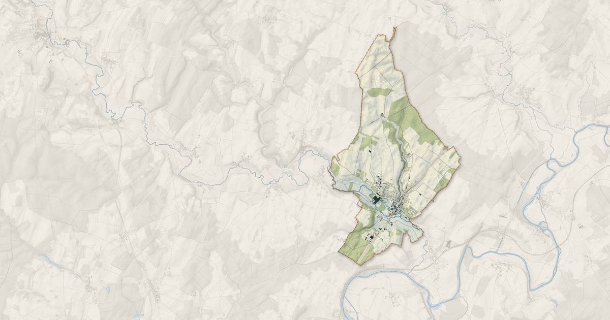 Portrait cartographique de Dampierre-sur-Salon : relief, eau, forêts, bâti et voies, calculés à partir des données de l'IGN