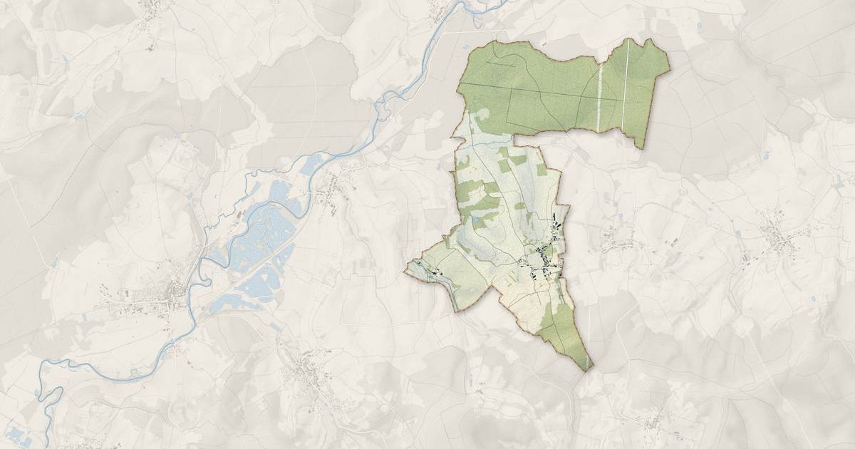 Portrait cartographique de Équevilley : relief, eau, forêts, bâti et voies, calculés à partir des données de l'IGN