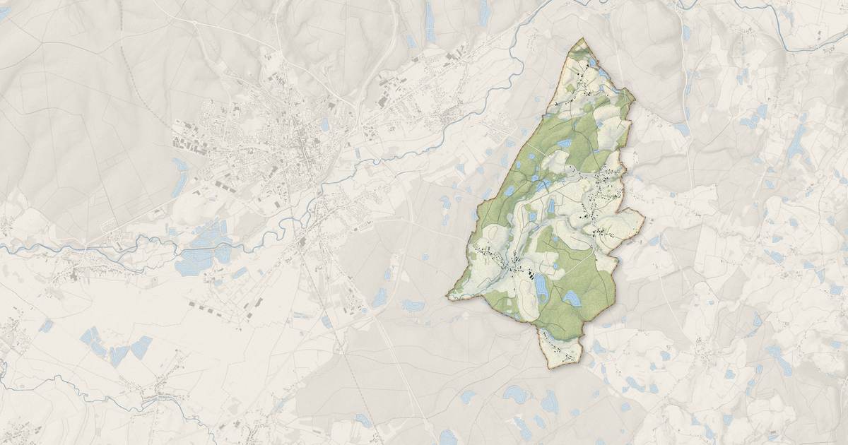 Portrait cartographique de Esboz-Brest : relief, eau, forêts, bâti et voies, calculés à partir des données de l'IGN