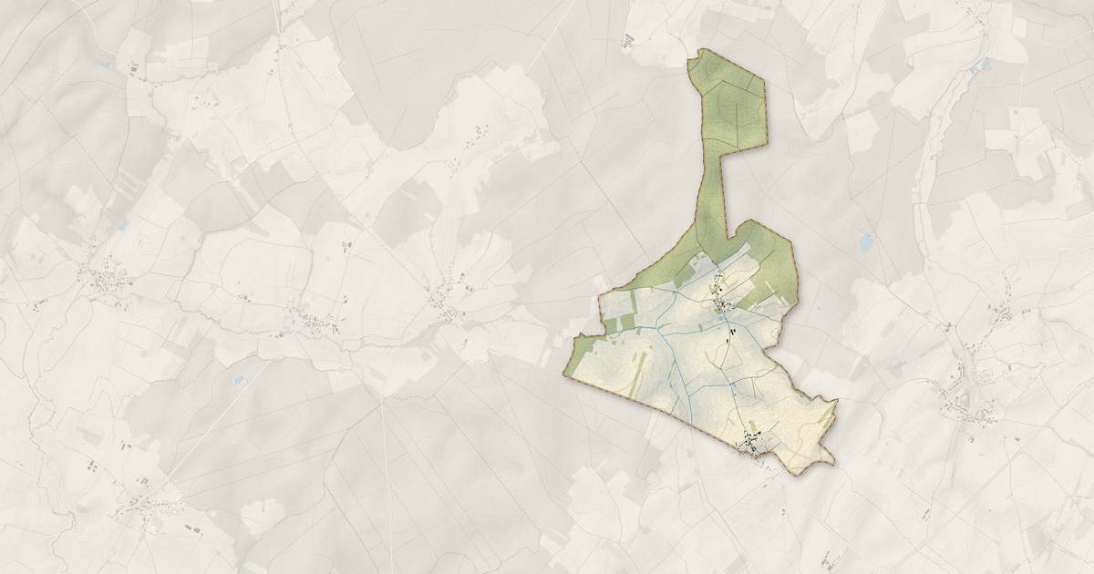 Portrait cartographique de Étrelles-et-la-Montbleuse : relief, eau, forêts, bâti et voies, calculés à partir des données de l'IGN