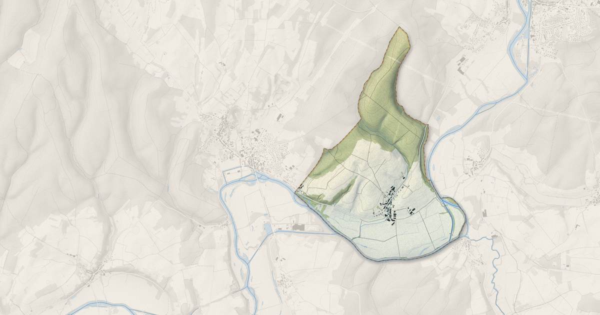 Portrait cartographique de Ferrières-lès-Scey : relief, eau, forêts, bâti et voies, calculés à partir des données de l'IGN