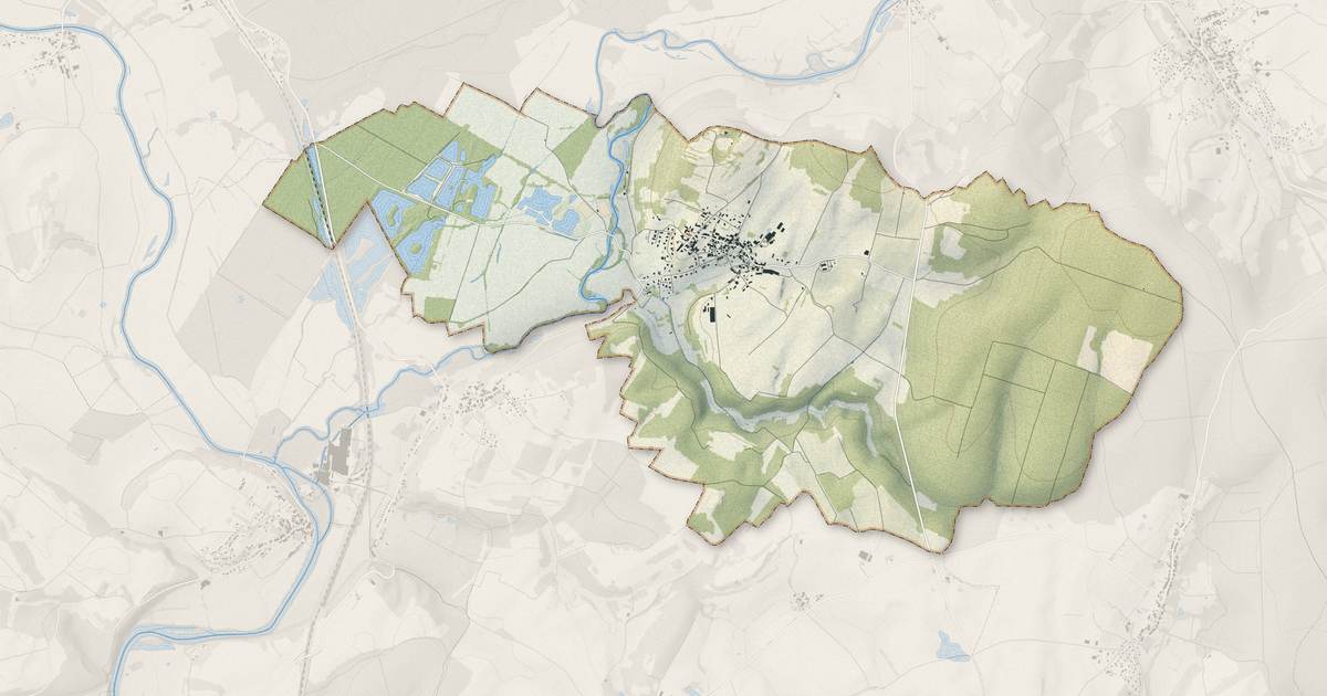 Portrait cartographique de Fleurey-lès-Faverney : relief, eau, forêts, bâti et voies, calculés à partir des données de l'IGN