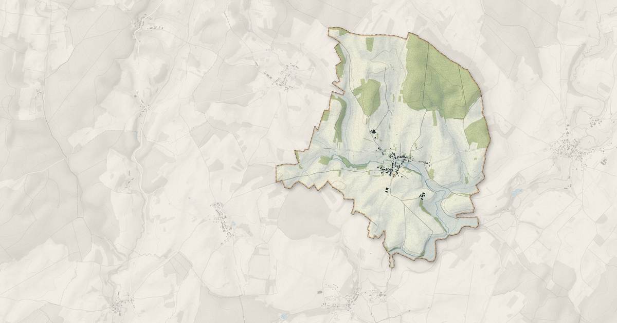 Portrait cartographique de Fleurey-lès-Lavoncourt : relief, eau, forêts, bâti et voies, calculés à partir des données de l'IGN