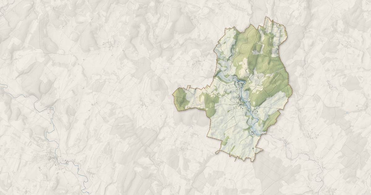Portrait cartographique de Fouvent-Saint-Andoche : relief, eau, forêts, bâti et voies, calculés à partir des données de l'IGN