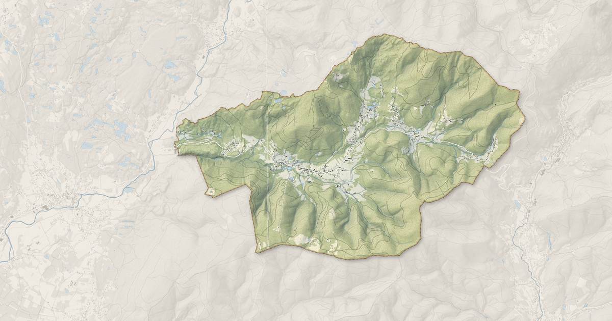 Portrait cartographique de Fresse : relief, eau, forêts, bâti et voies, calculés à partir des données de l'IGN