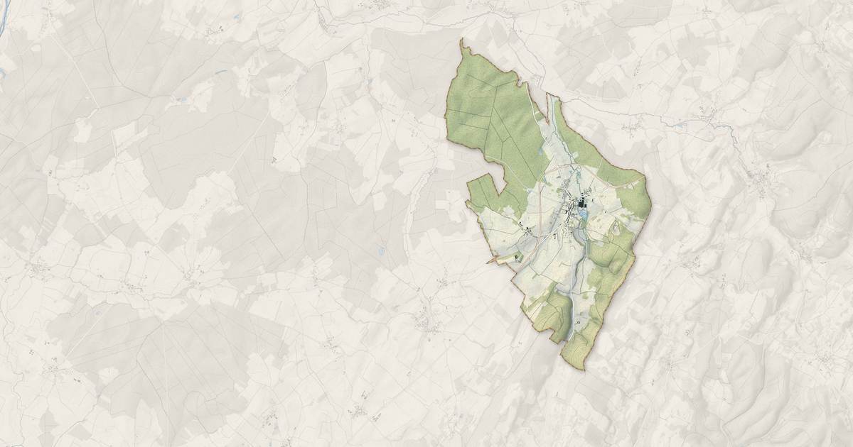 Portrait cartographique de Fretigney-et-Velloreille : relief, eau, forêts, bâti et voies, calculés à partir des données de l'IGN