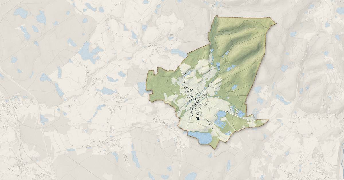 Portrait cartographique de Lantenot : relief, eau, forêts, bâti et voies, calculés à partir des données de l'IGN