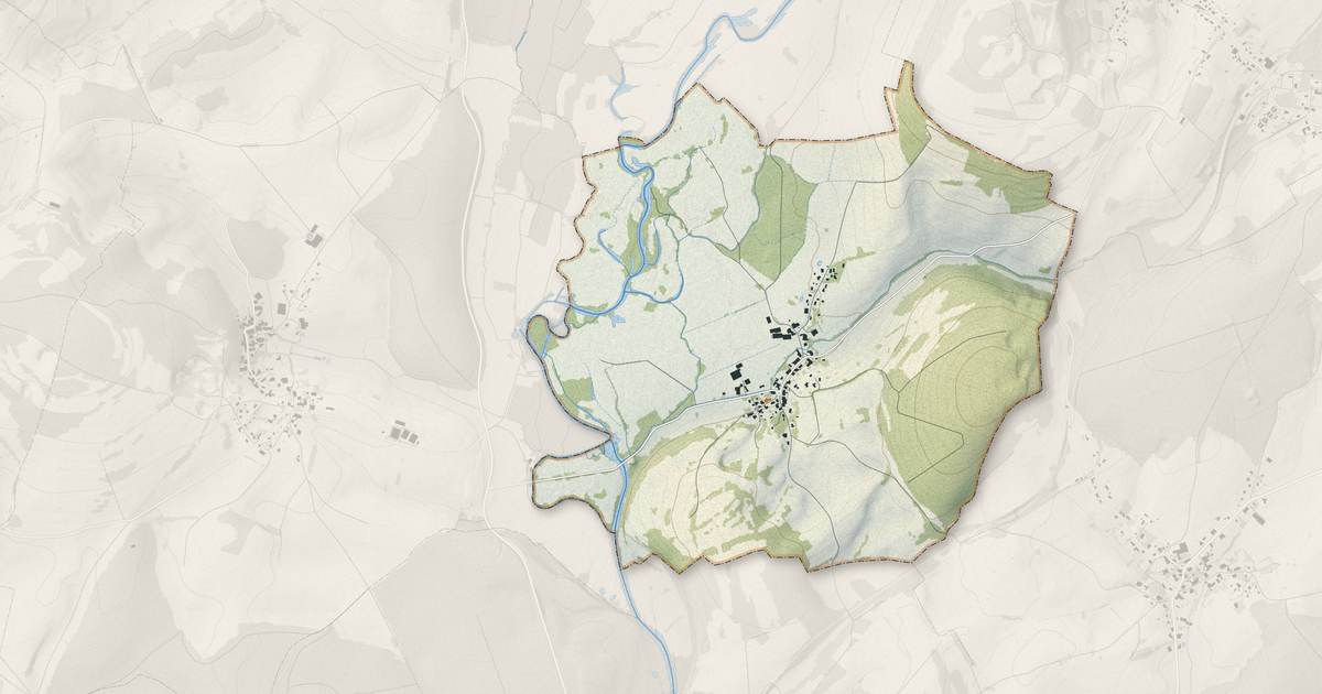 Portrait cartographique de Longevelle : relief, eau, forêts, bâti et voies, calculés à partir des données de l'IGN