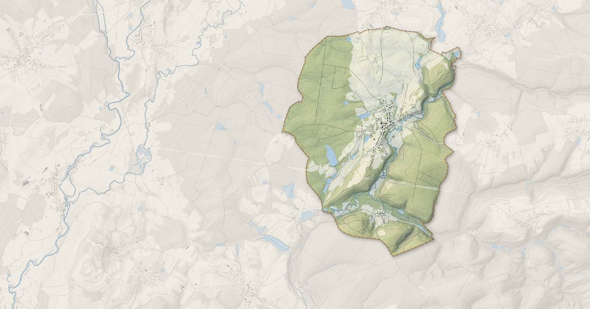 Portrait cartographique de Moffans-et-Vacheresse : relief, eau, forêts, bâti et voies, calculés à partir des données de l'IGN