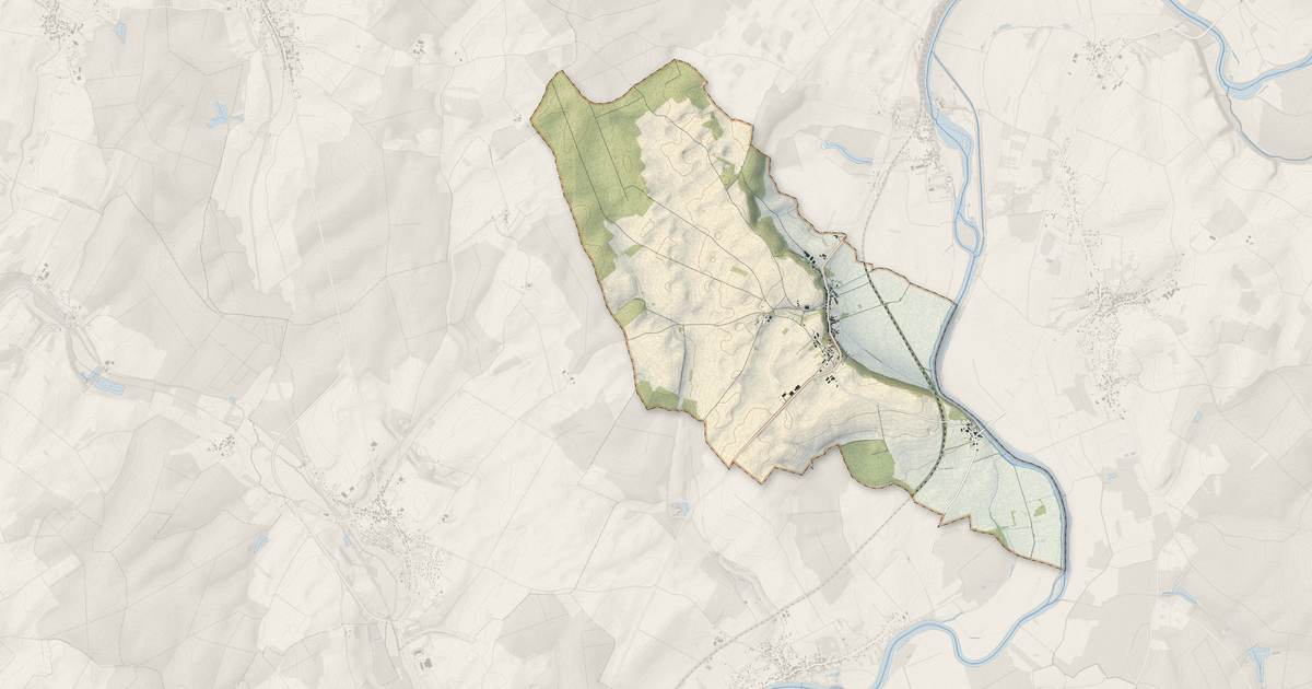 Portrait cartographique de Montureux-et-Prantigny : relief, eau, forêts, bâti et voies, calculés à partir des données de l'IGN