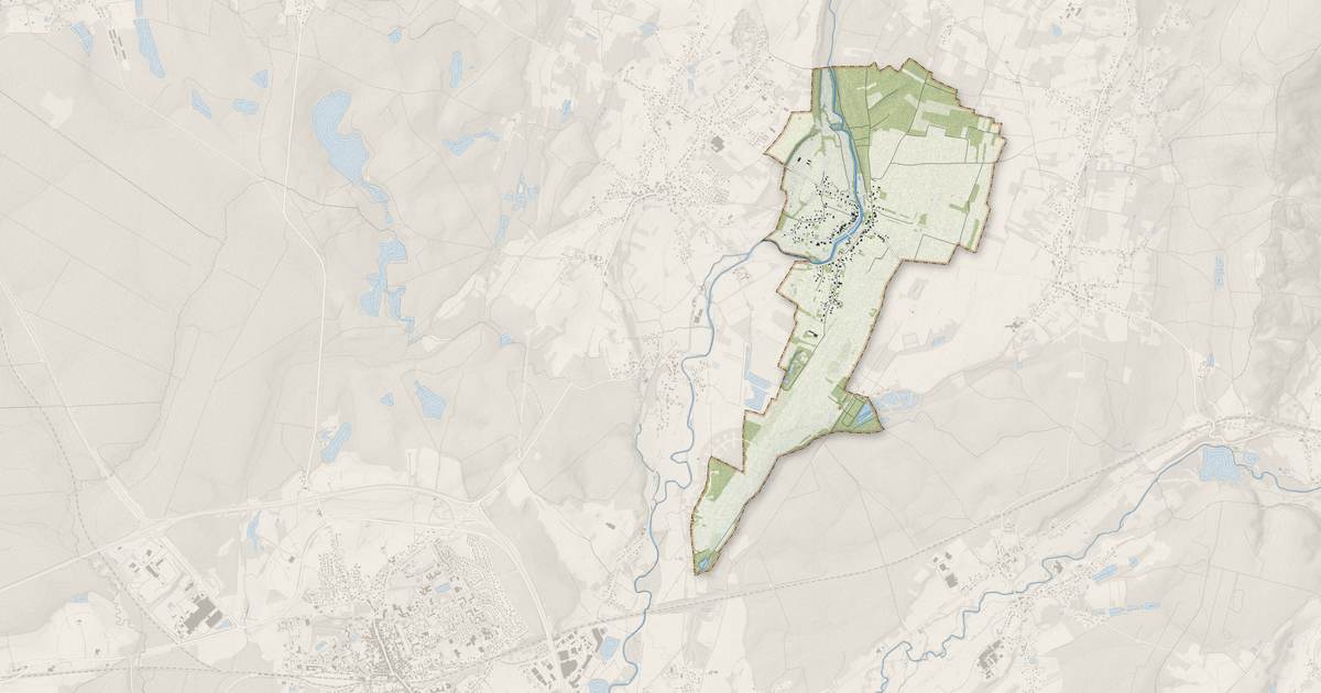 Portrait cartographique de La Neuvelle-lès-Lure : relief, eau, forêts, bâti et voies, calculés à partir des données de l'IGN