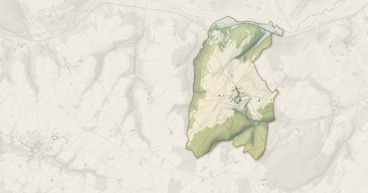 Portrait cartographique de Ouge : relief, eau, forêts, bâti et voies, calculés à partir des données de l'IGN