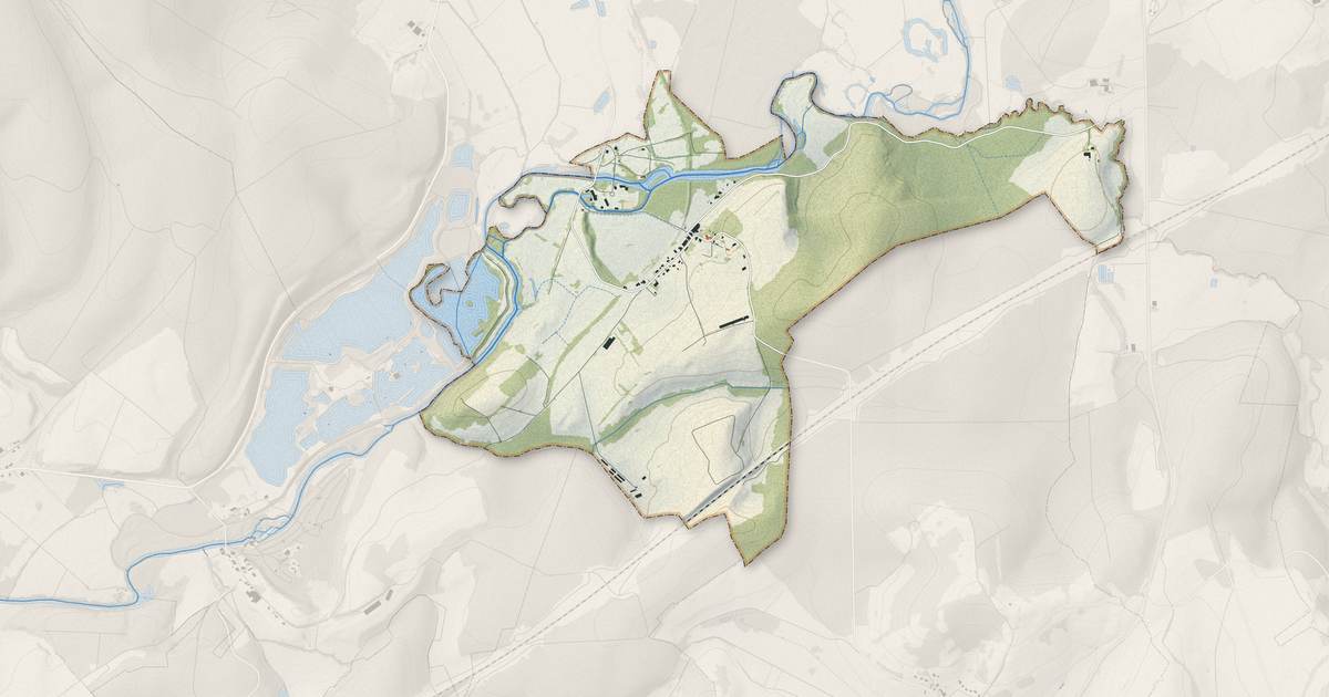 Portrait cartographique de Pont-sur-l'Ognon : relief, eau, forêts, bâti et voies, calculés à partir des données de l'IGN