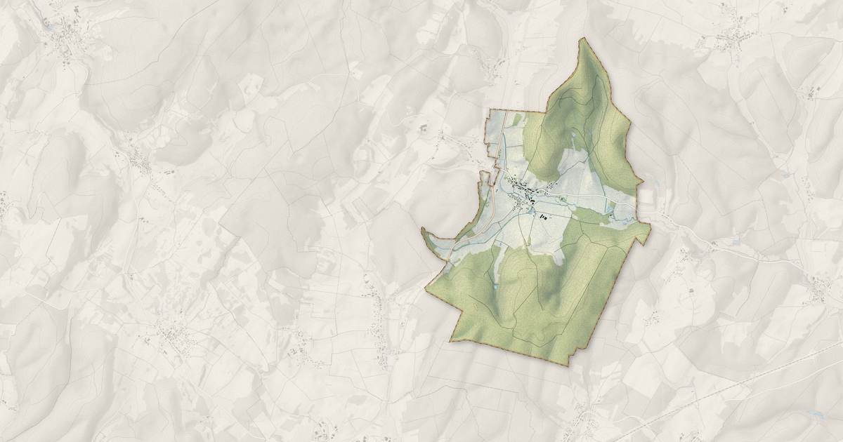 Portrait cartographique de Quenoche : relief, eau, forêts, bâti et voies, calculés à partir des données de l'IGN