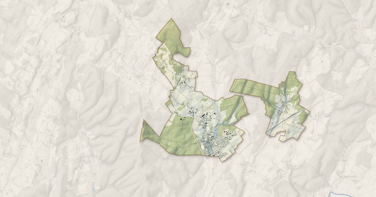 Portrait cartographique de Rioz : relief, eau, forêts, bâti et voies, calculés à partir des données de l'IGN