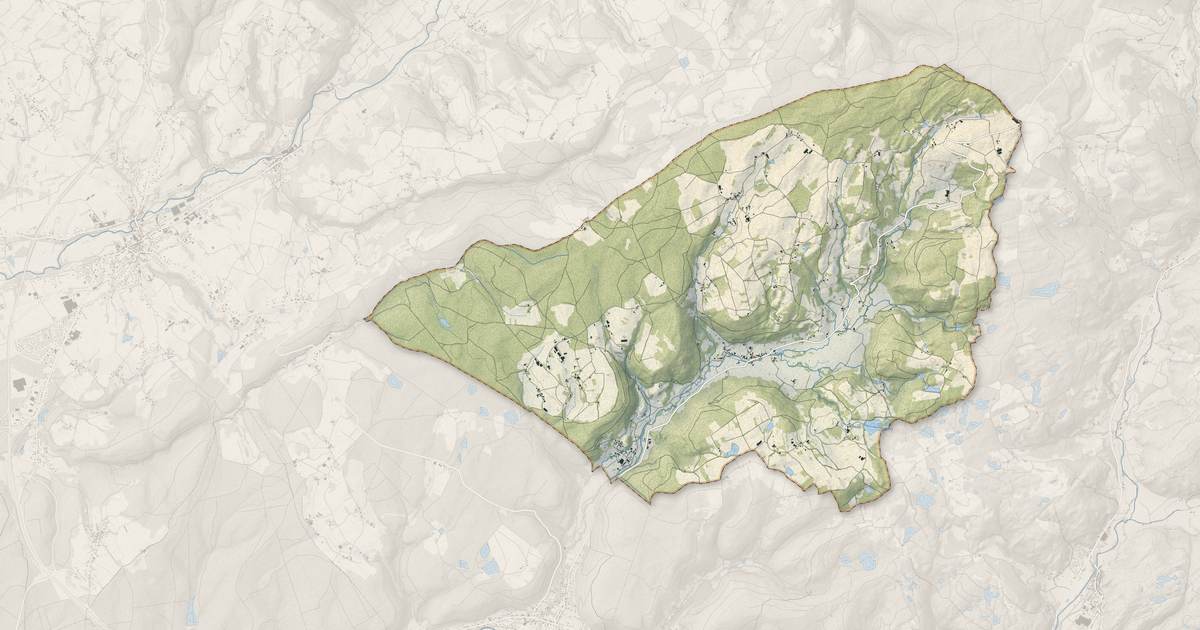 Portrait cartographique de Saint-Bresson : relief, eau, forêts, bâti et voies, calculés à partir des données de l'IGN