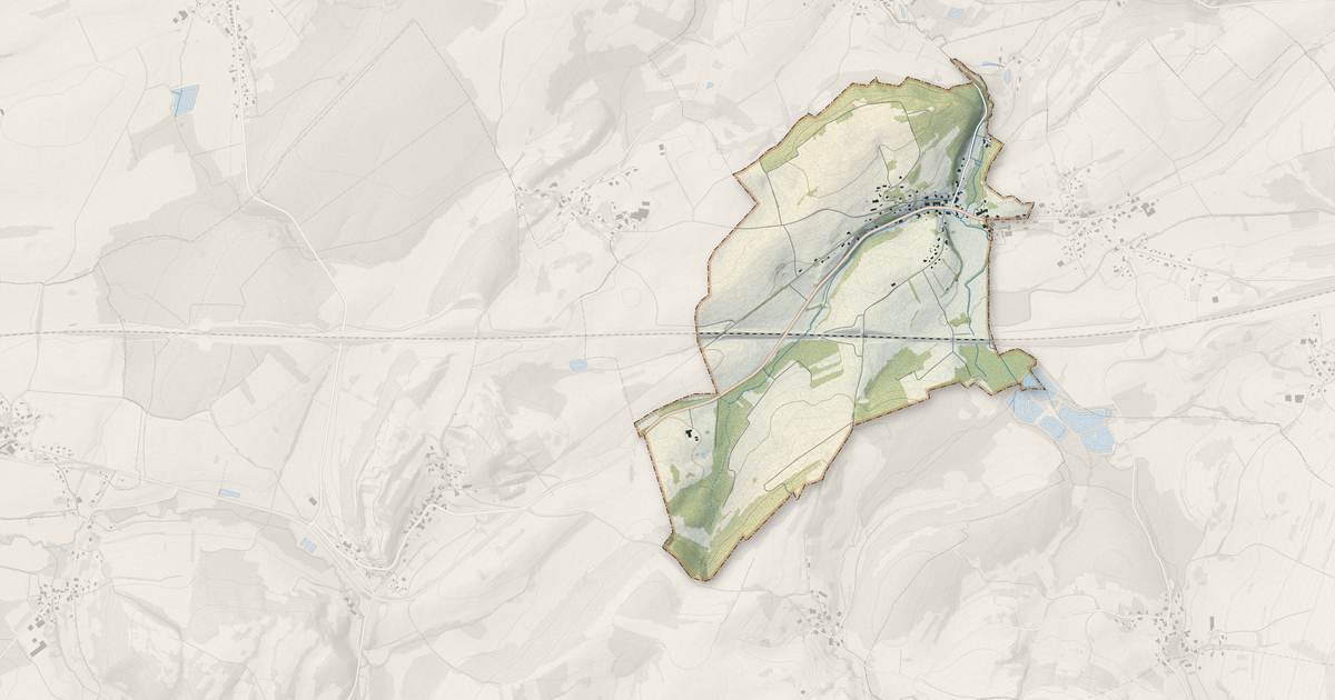 Portrait cartographique de Secenans : relief, eau, forêts, bâti et voies, calculés à partir des données de l'IGN
