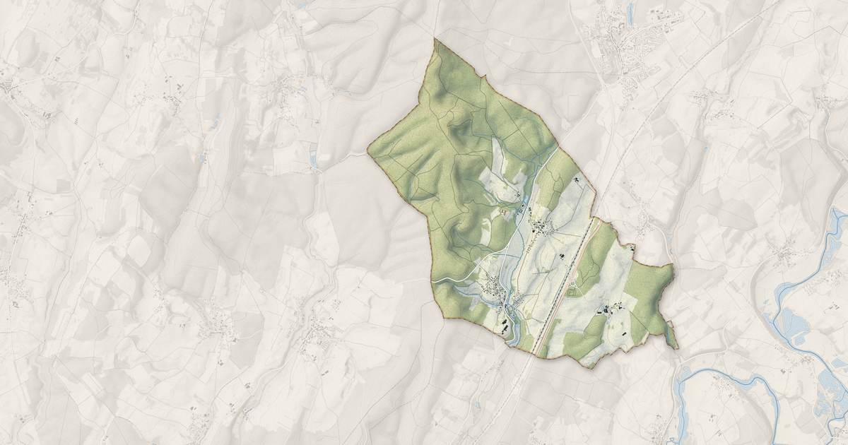 Portrait cartographique de Sorans-lès-Breurey : relief, eau, forêts, bâti et voies, calculés à partir des données de l'IGN