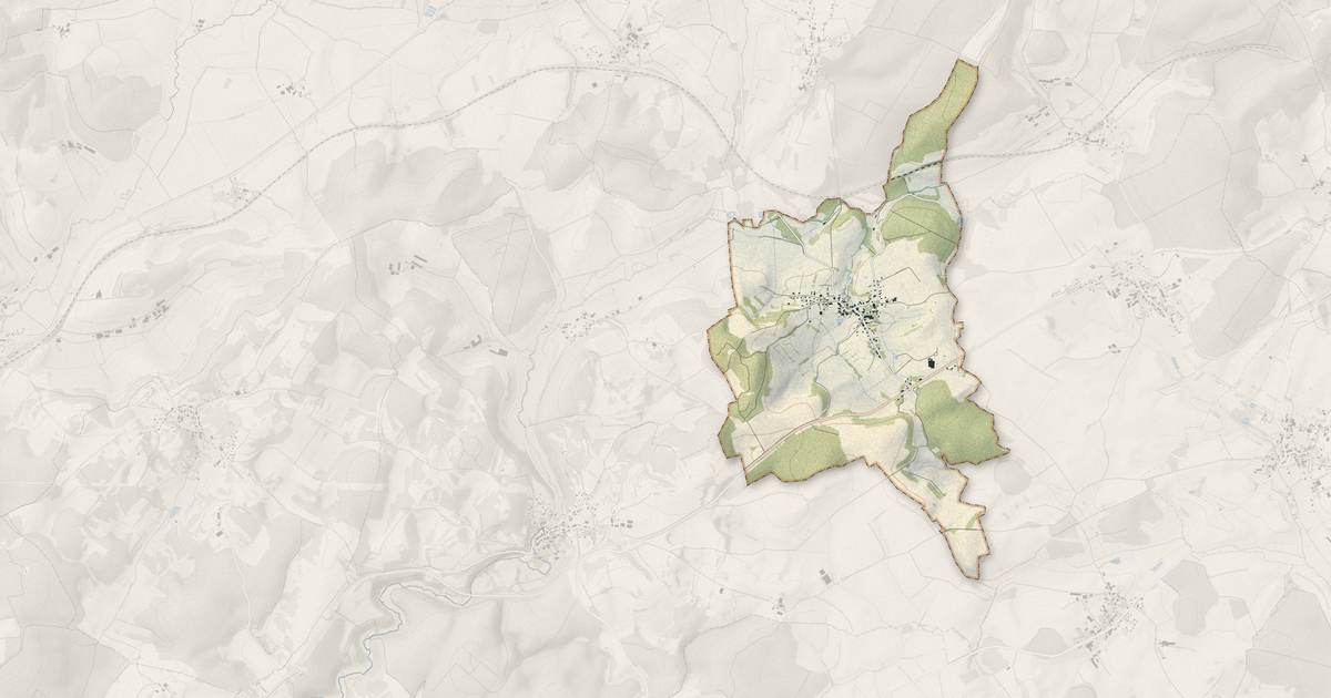 Portrait cartographique de Velleminfroy : relief, eau, forêts, bâti et voies, calculés à partir des données de l'IGN