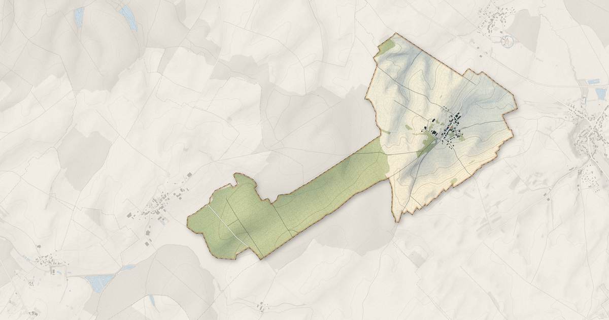 Portrait cartographique de Velloreille-lès-Choye : relief, eau, forêts, bâti et voies, calculés à partir des données de l'IGN