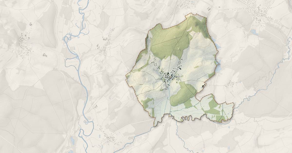 Portrait cartographique de Villafans : relief, eau, forêts, bâti et voies, calculés à partir des données de l'IGN