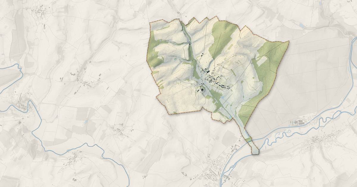 Portrait cartographique de Vougécourt : relief, eau, forêts, bâti et voies, calculés à partir des données de l'IGN