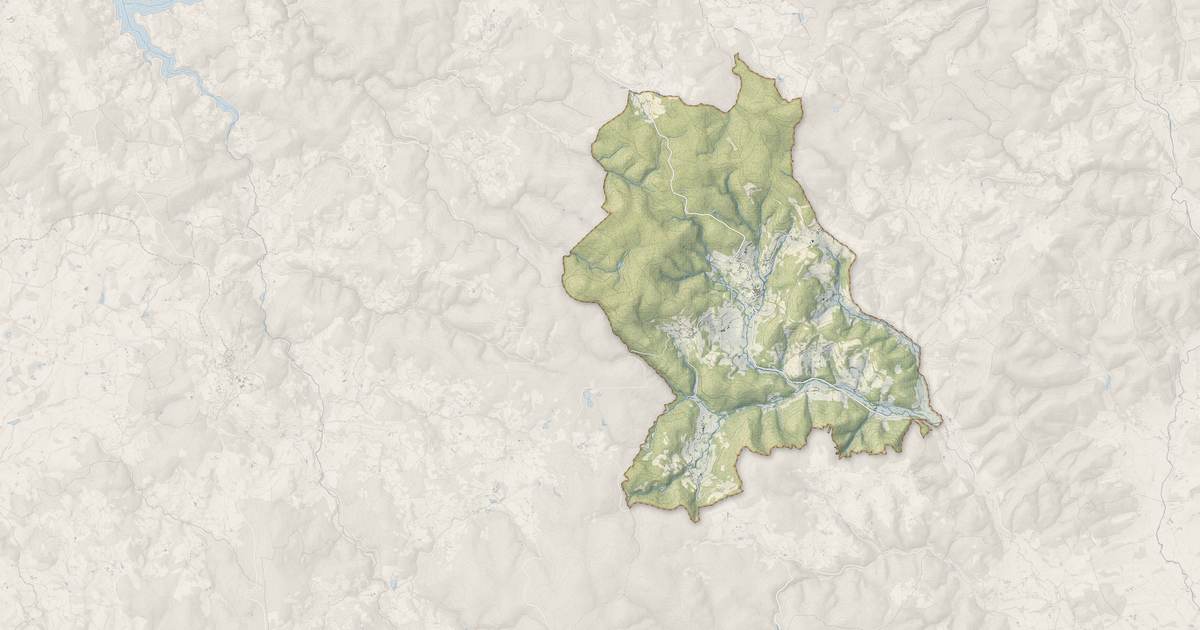 Portrait cartographique de Anost : relief, eau, forêts, bâti et voies, calculés à partir des données de l'IGN