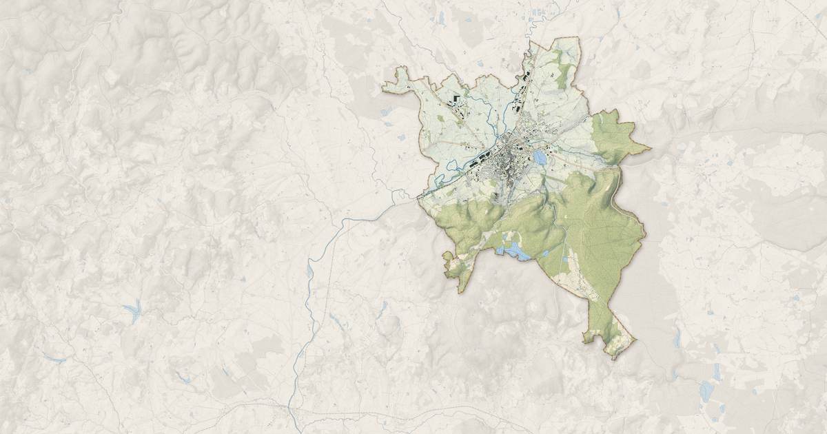 Portrait cartographique de Autun : relief, eau, forêts, bâti et voies, calculés à partir des données de l'IGN