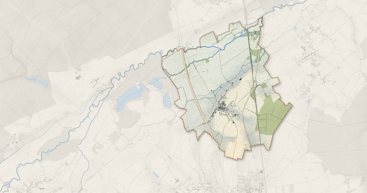 Portrait cartographique de Beaumont-sur-Grosne : relief, eau, forêts, bâti et voies, calculés à partir des données de l'IGN