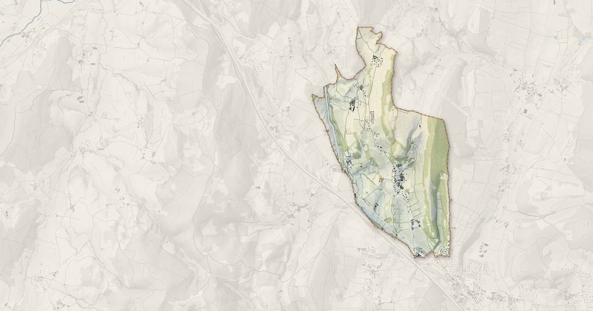 Portrait cartographique de Berzé-la-Ville : relief, eau, forêts, bâti et voies, calculés à partir des données de l'IGN