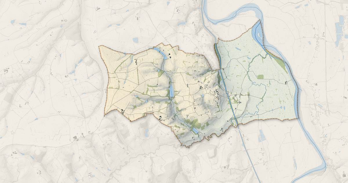 Portrait cartographique de Bourg-le-Comte : relief, eau, forêts, bâti et voies, calculés à partir des données de l'IGN