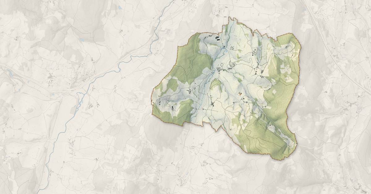 Portrait cartographique de Bourgvilain : relief, eau, forêts, bâti et voies, calculés à partir des données de l'IGN