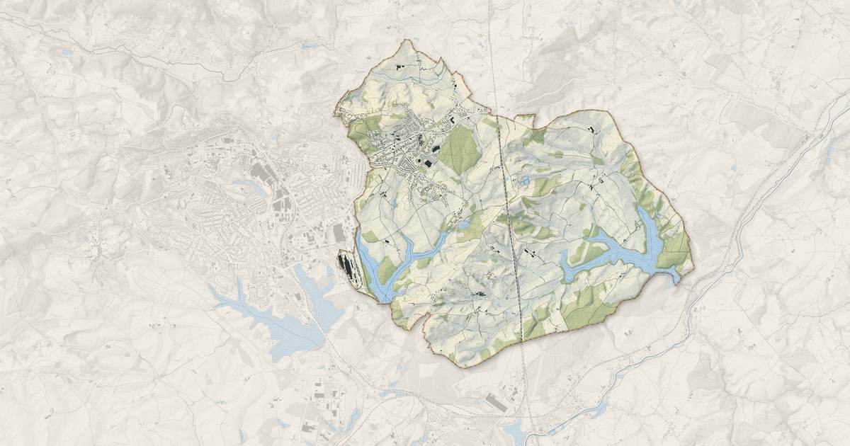 Portrait cartographique de Le Breuil : relief, eau, forêts, bâti et voies, calculés à partir des données de l'IGN