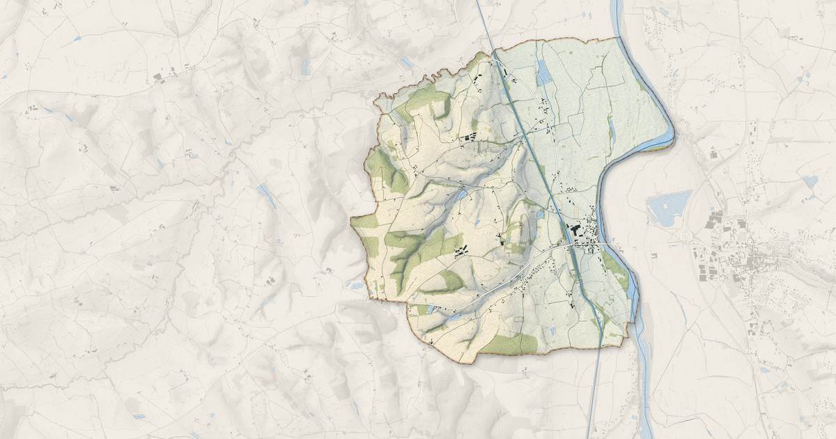 Portrait cartographique de Chambilly : relief, eau, forêts, bâti et voies, calculés à partir des données de l'IGN